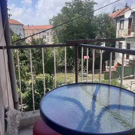 Leon Διαμέρισμα *